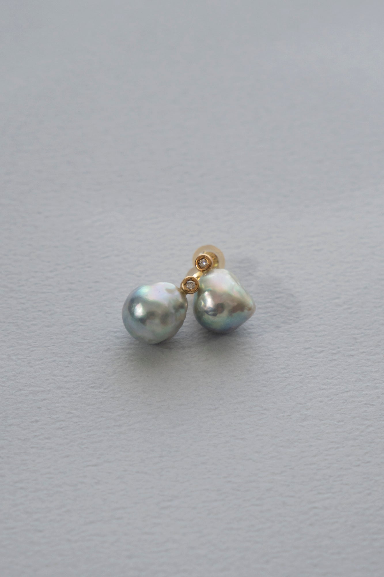 MINIMUMNUTS AKOYA baroque pearl pair pierce /K18