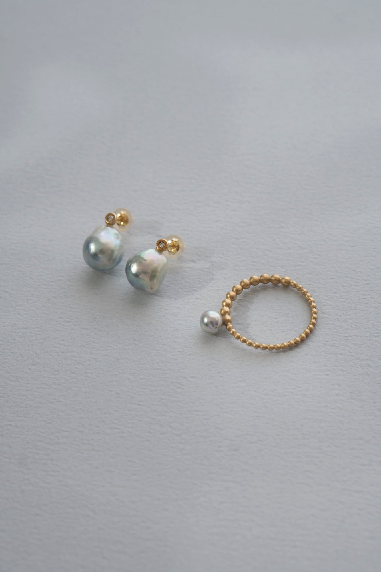 MINIMUMNUTS AKOYA baroque pearl pair pierce /K18