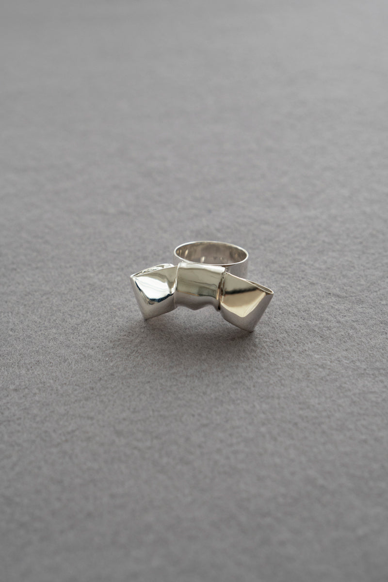 ANNIKAINEZ Cravat ring /Silver