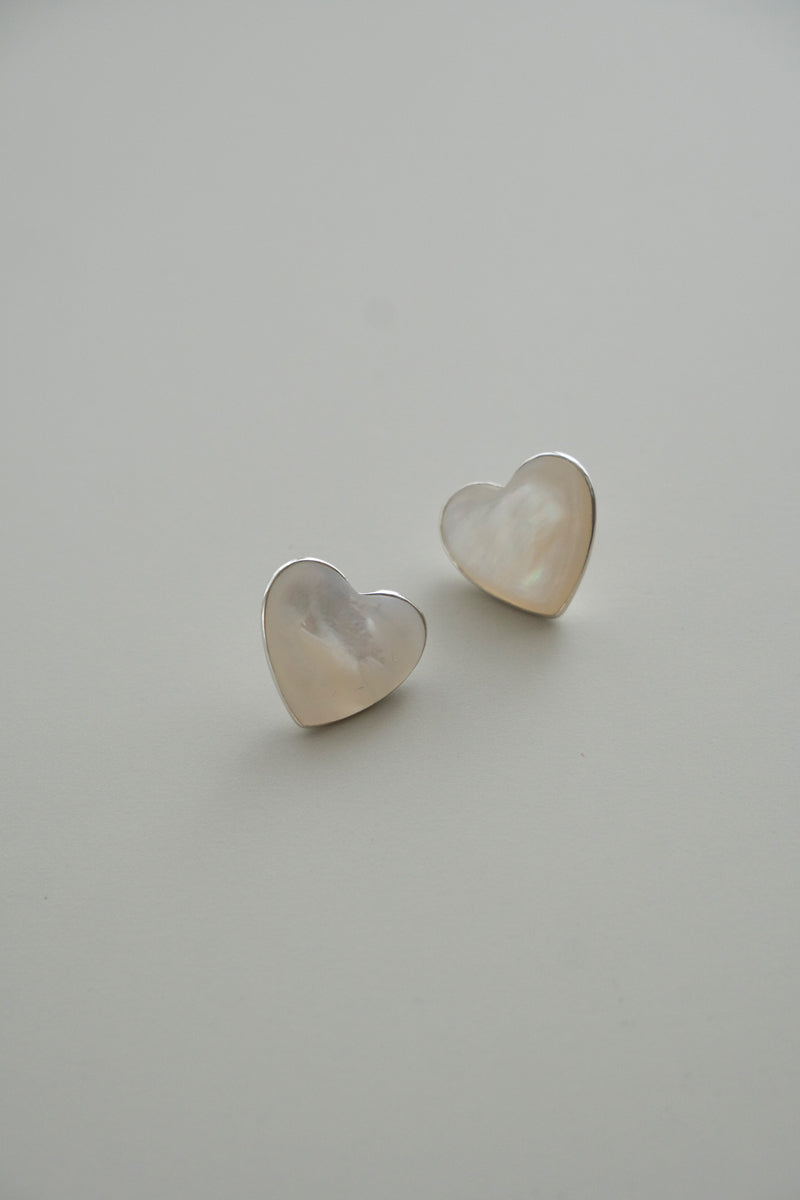 ANNIKA INEZ Mother of pearl heart pierced earrings Sml /SV