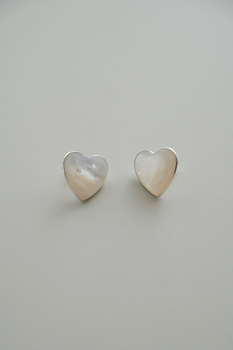 ANNIKA INEZ Mother of pearl heart pierced earrings Sml /SV