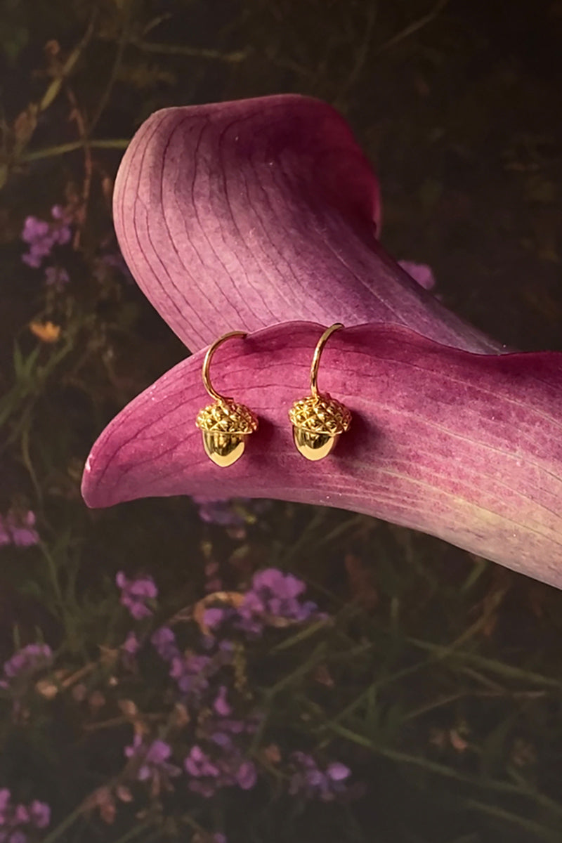 IDAMARI Acorn Pierced Earrings