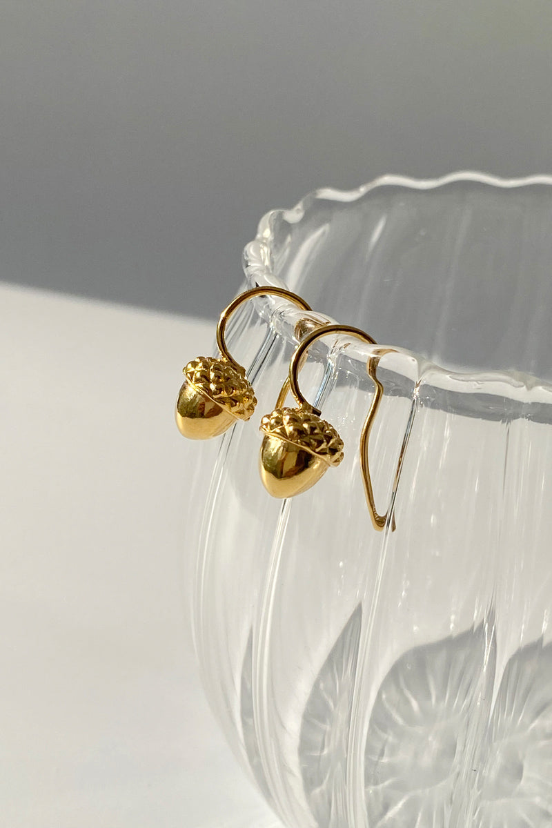 IDAMARI Acorn Pierced Earrings