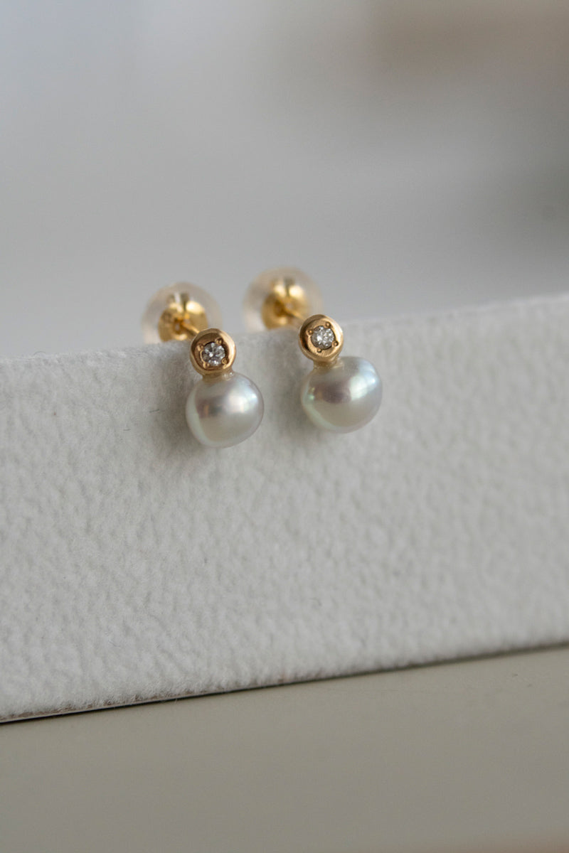 MINIMUMNUTS AKOYA baroque pearl pair mini pierce /K18