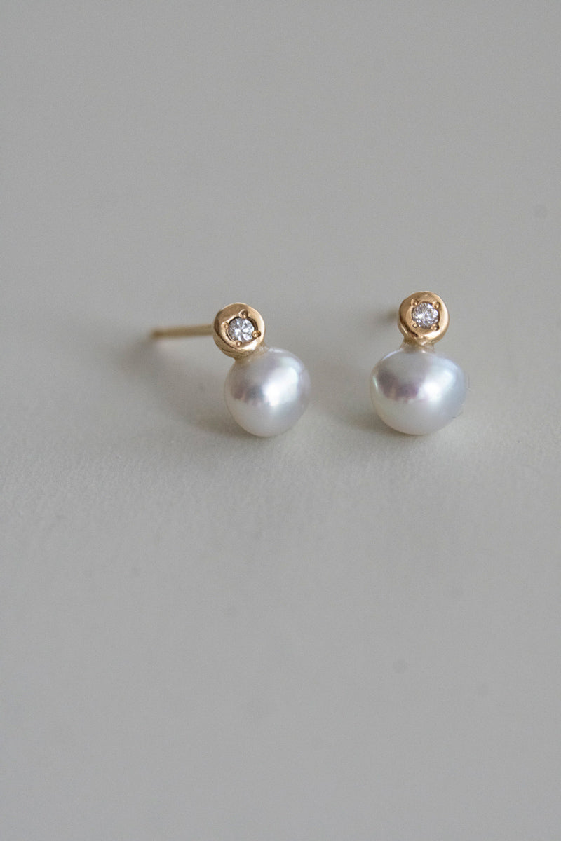 MINIMUMNUTS AKOYA baroque pearl pair mini pierce /K18