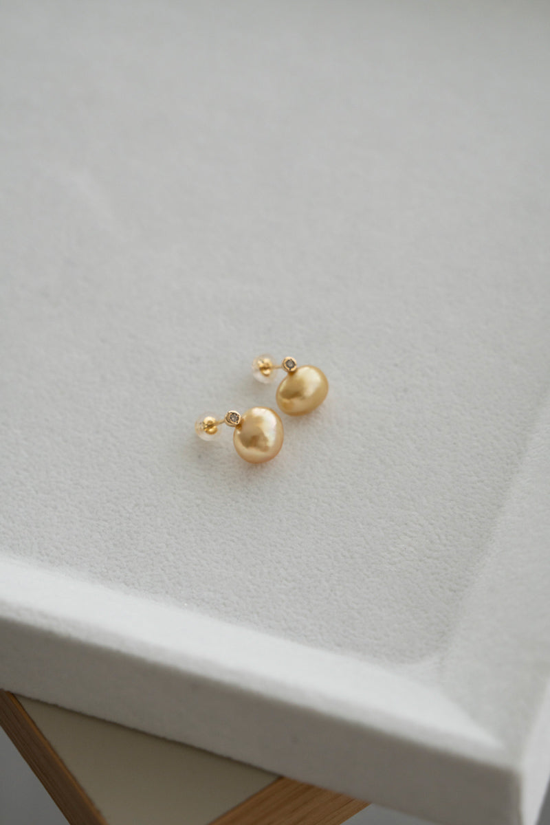 MINIMUMNUTS Keshi pearl pair pierce / K18