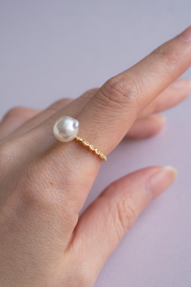 MINIMUMNUTS Cupring baroque pearl & diamond ring /K18