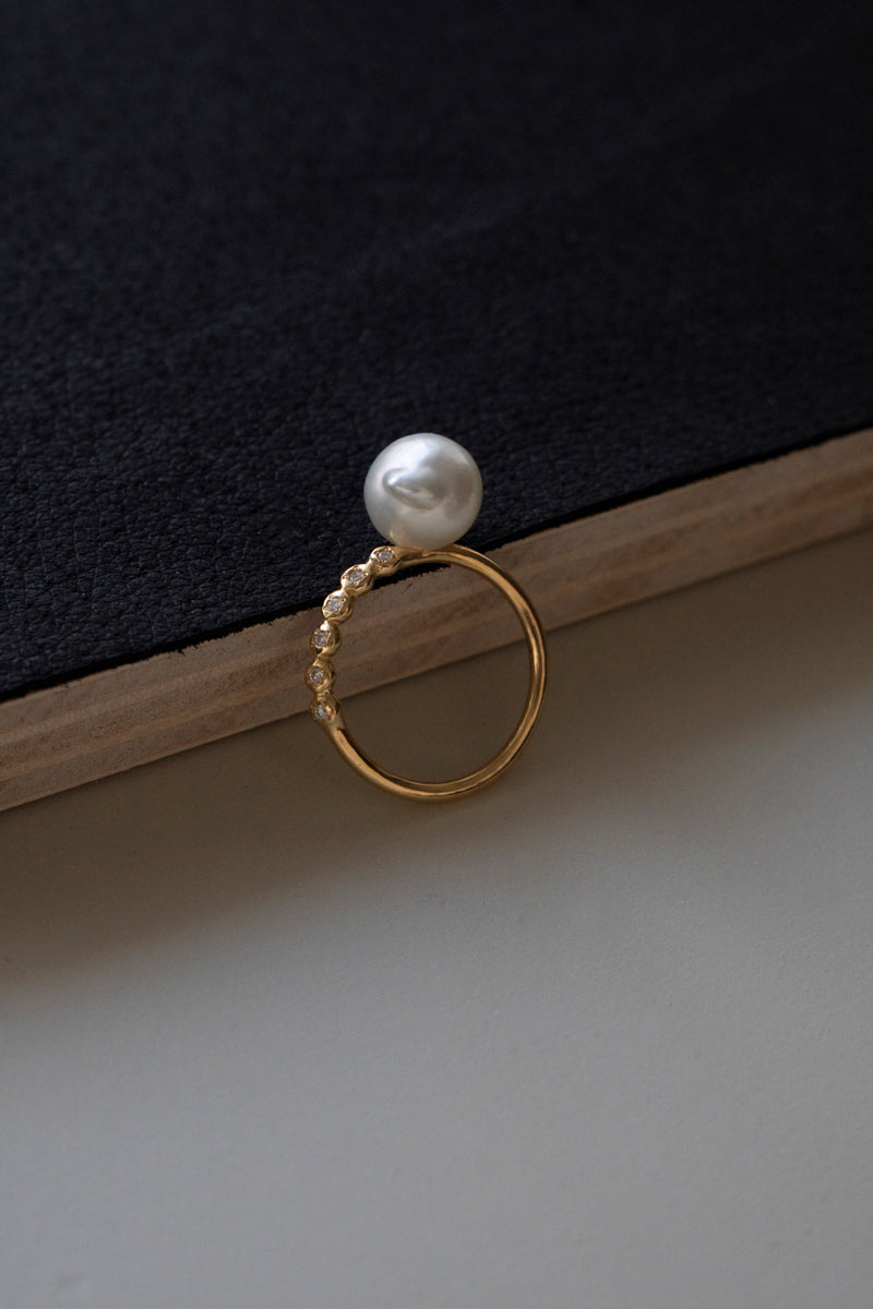 MINIMUMNUTS Cupring baroque pearl & diamond ring /K18