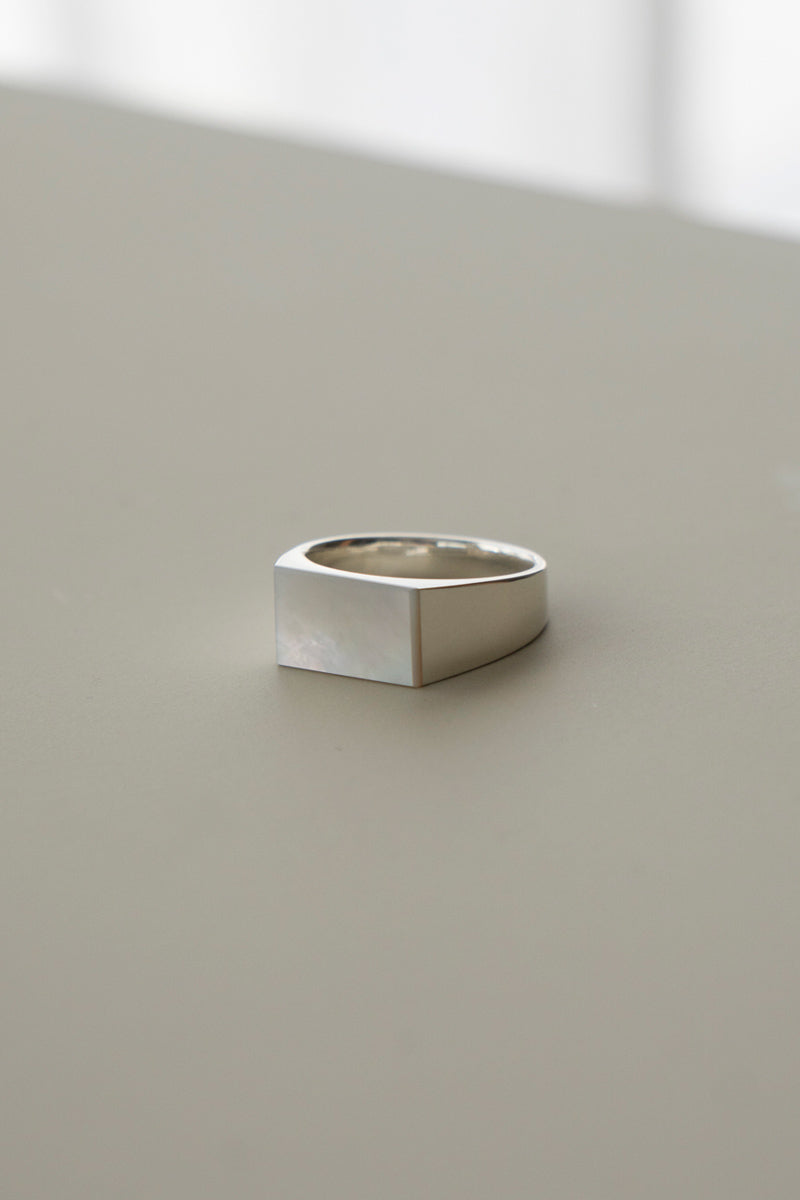 simmon SV & Rectangle Shell Signet Ring /Silver