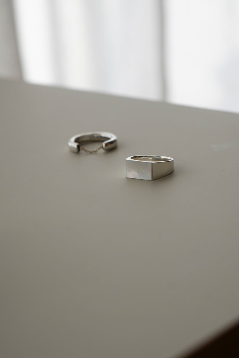 simmon SV &amp; Rectangle Shell Signet Ring /Silver