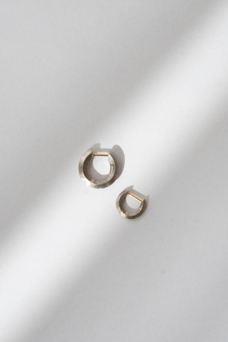 simmon Seta Half Round Pierced earrings /K18