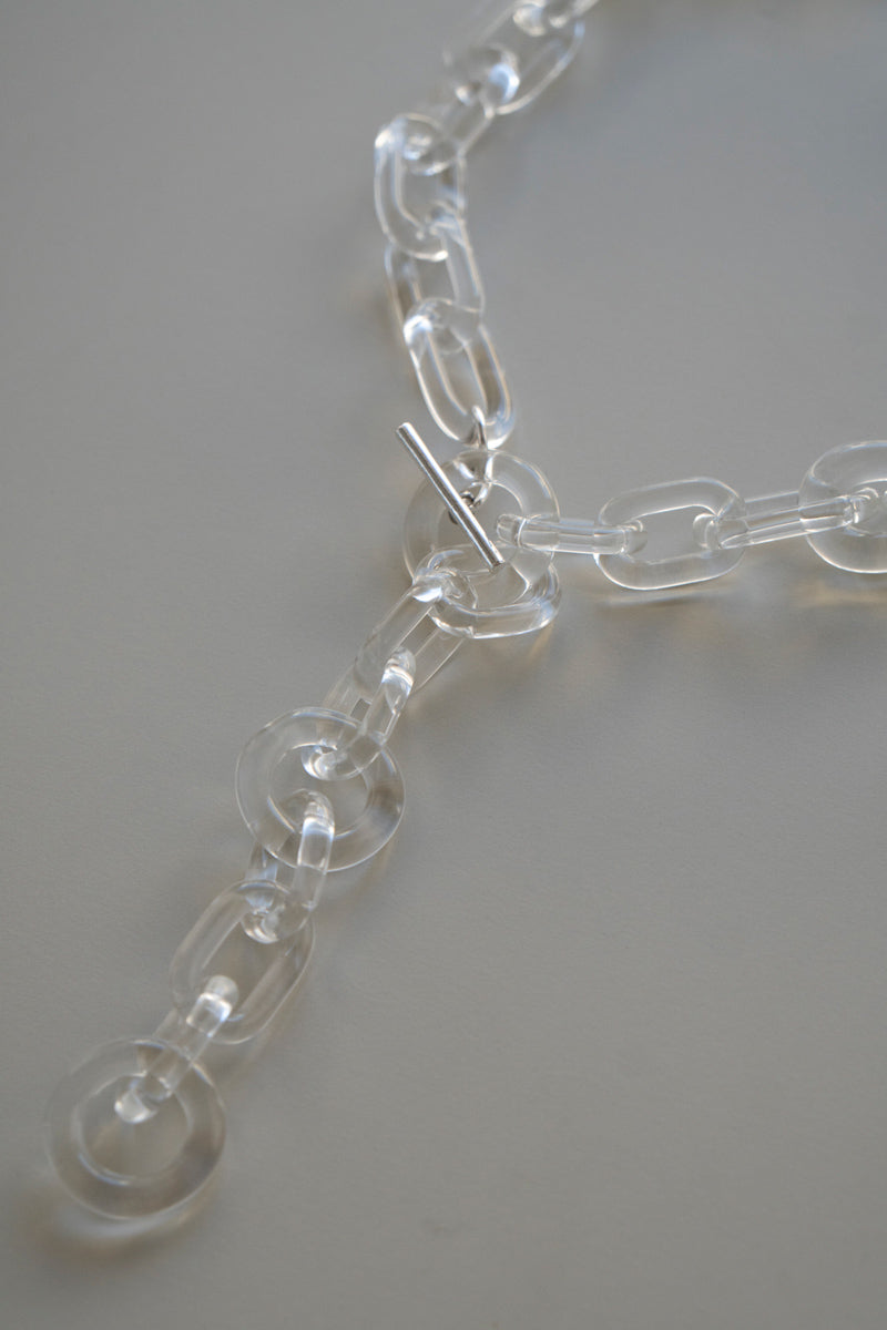 YAGA Glass chain mantel necklace Clear