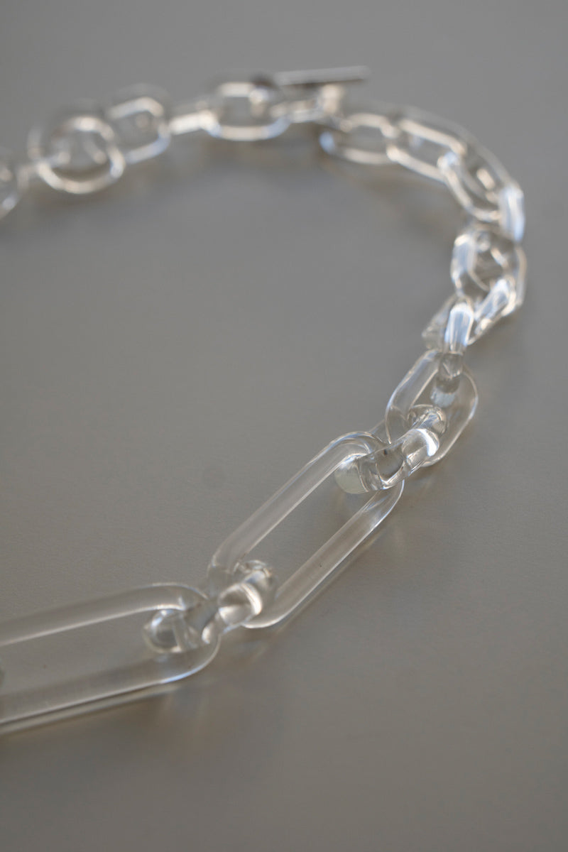 YAGA Glass chain mantel necklace Clear