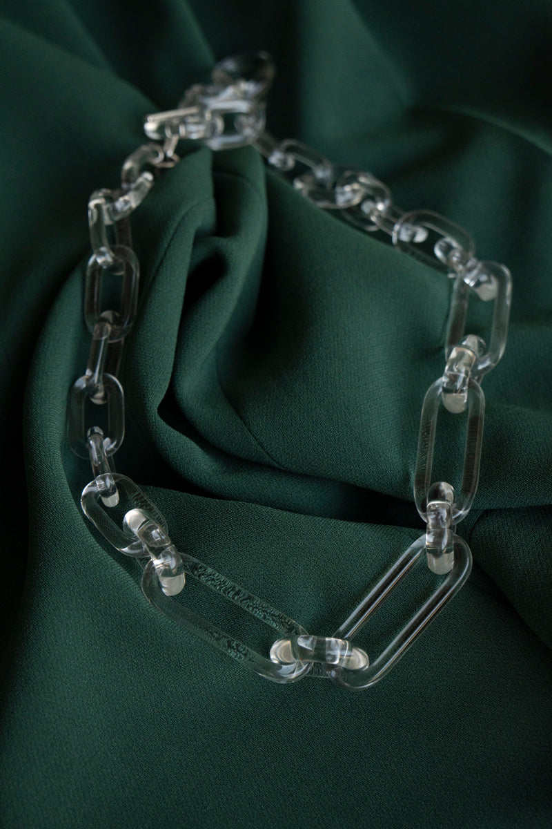 YAGA Glass chain mantel necklace Clear