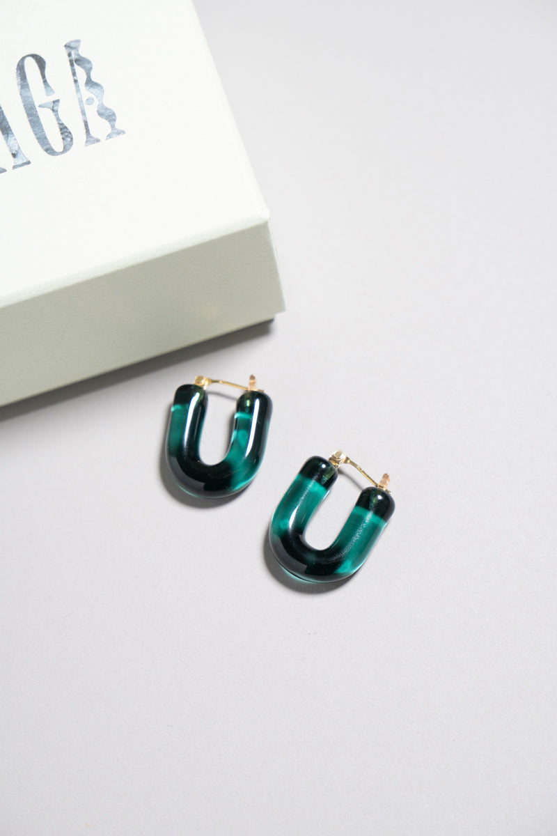 YAGA U glass hoop pierce ガラスUピアス /green