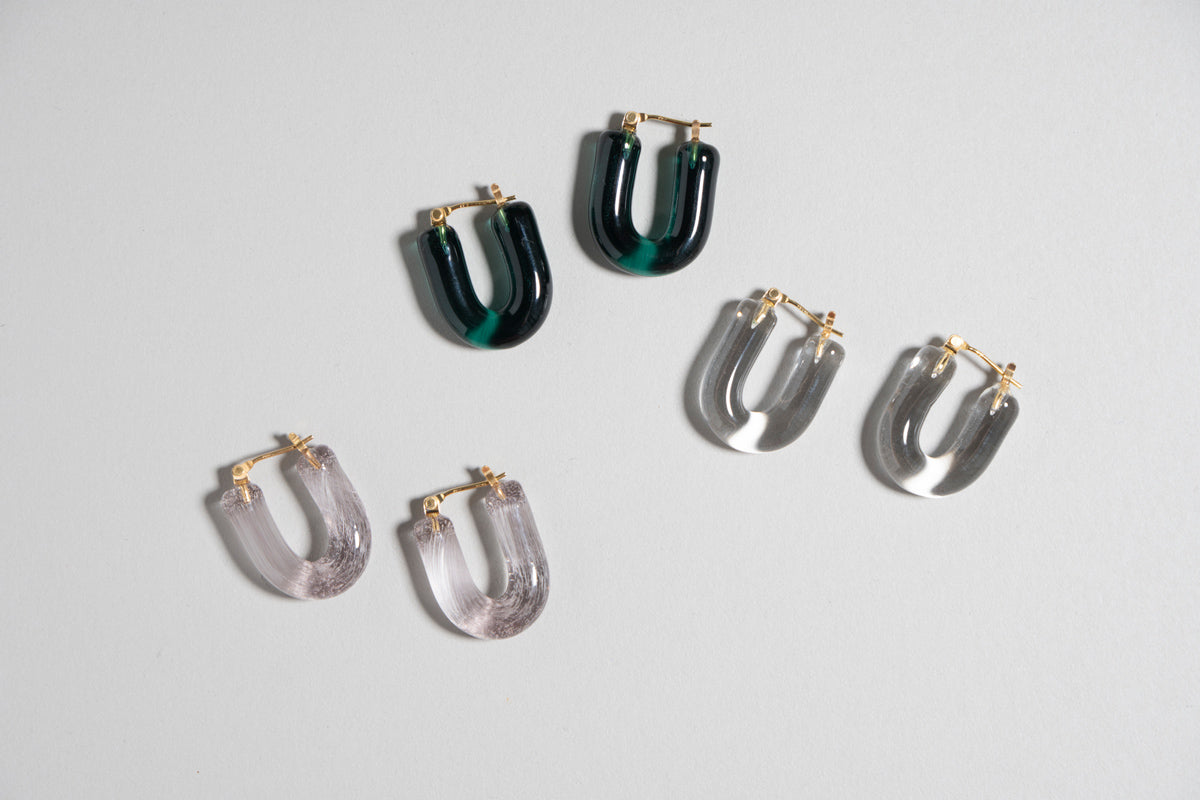 YAGA U glass hoop pierce ガラスUピアス /green