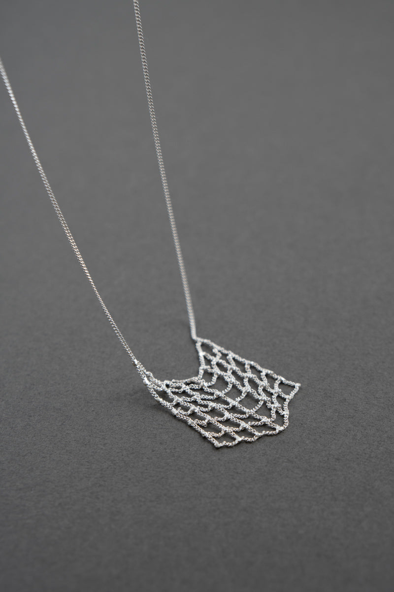 Re stock! Hannah Keefe lil net necklace /Silver