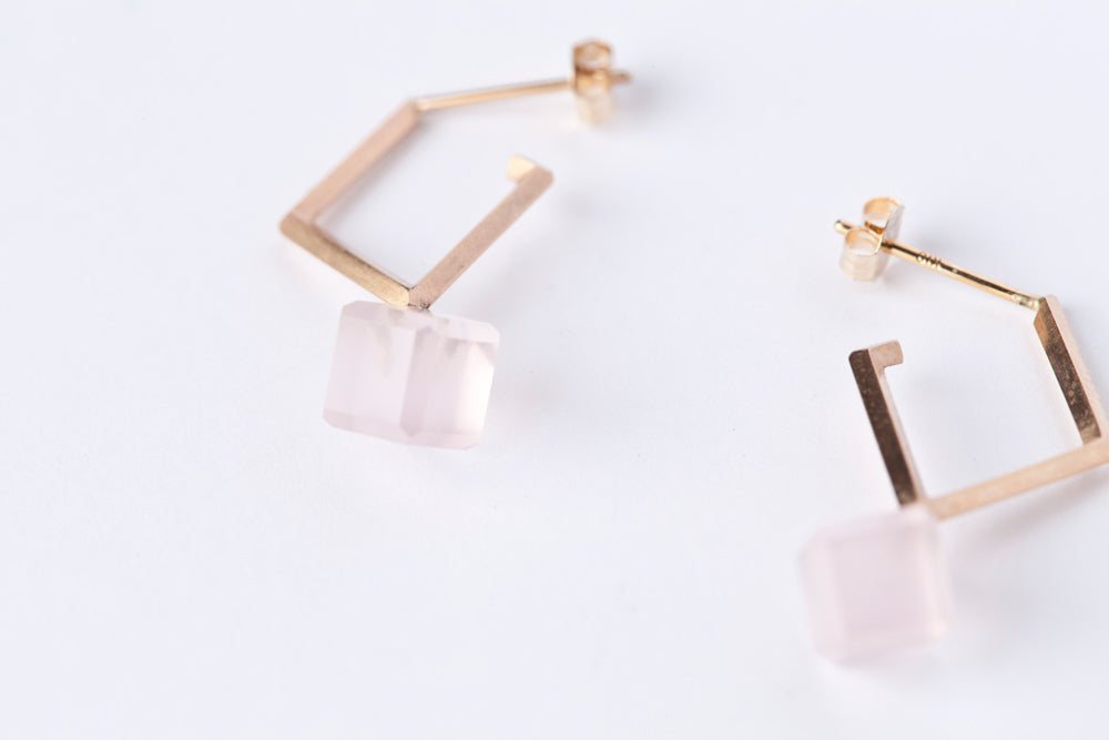 jaren Dia shaped earring rose quartz /K10