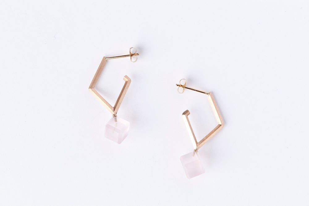 jaren Dia shaped earring rose quartz /K10