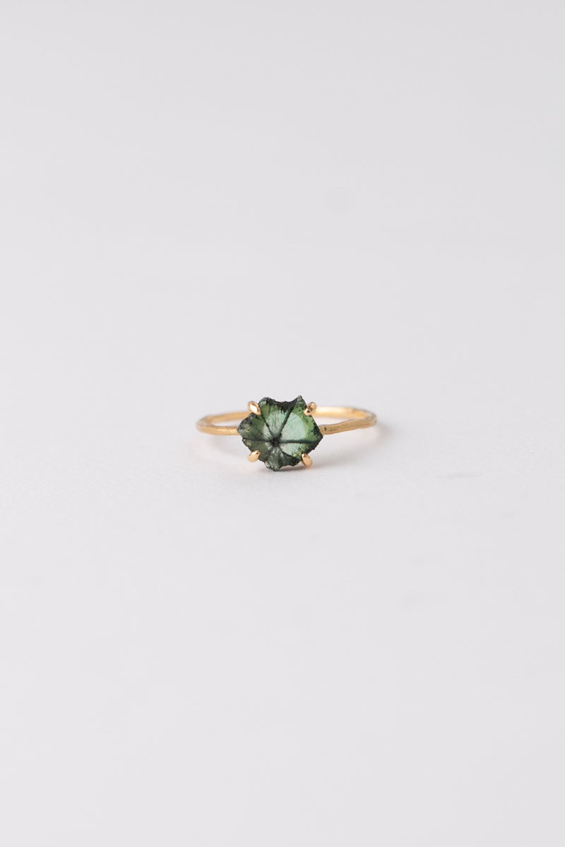 MONAKA jewellery Trapitche Emerald Prong Ring /K18