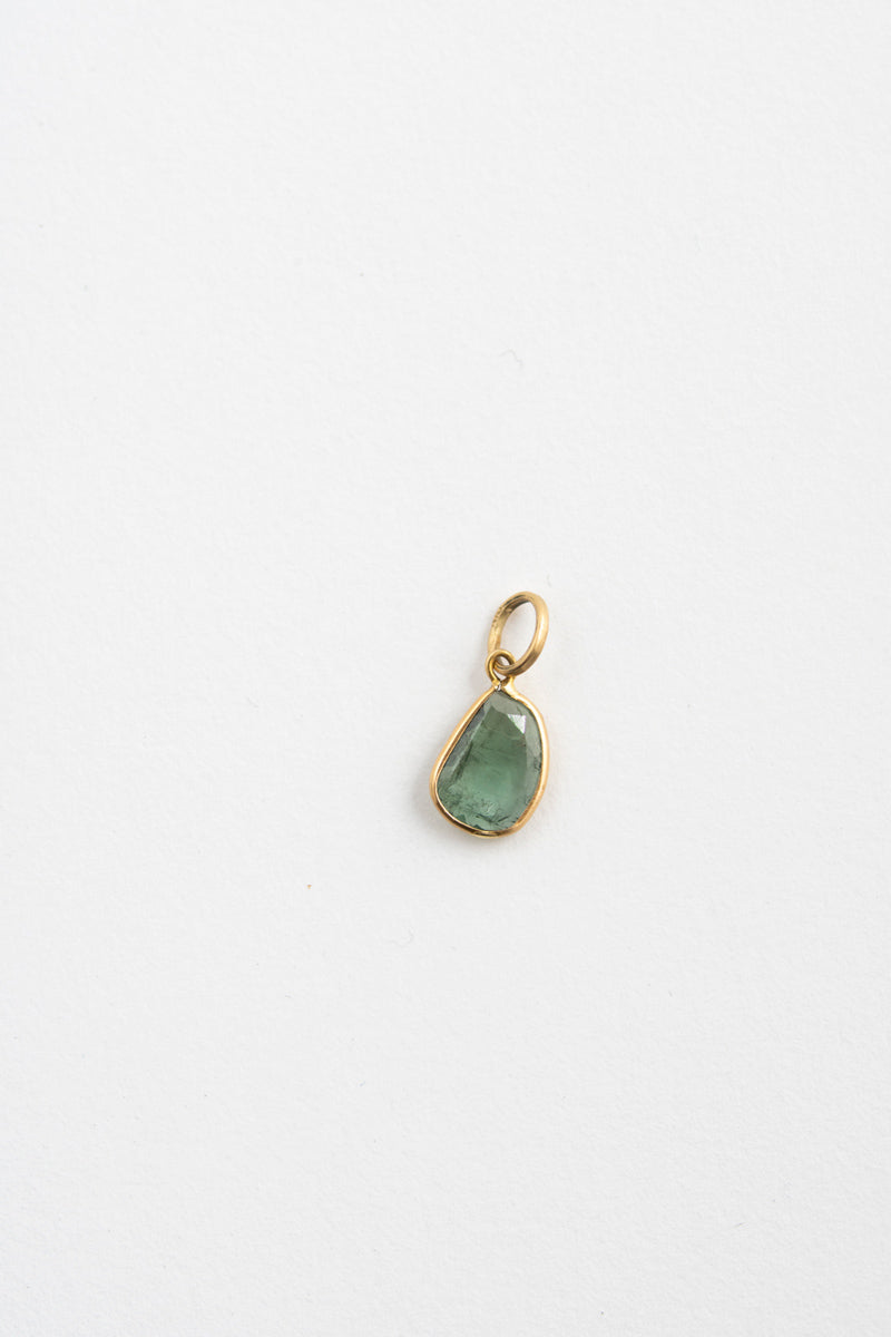 Perche? Green tourmaline pendant top /K18