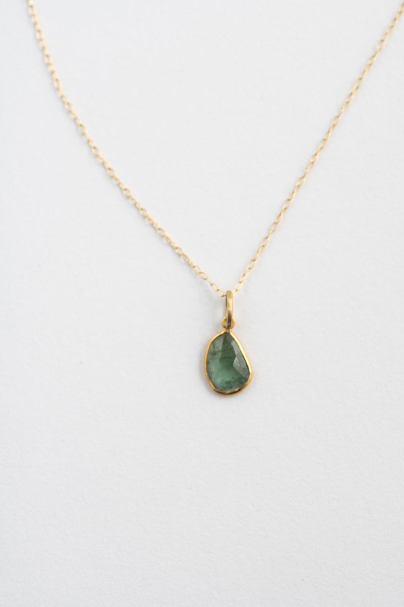 Perche? Green tourmaline pendant top /K18