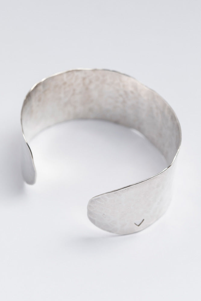 Perche? tsuchime silver bangle /Silver