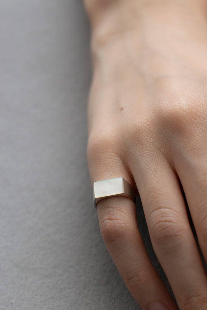 simmon SV &amp; Rectangle Shell Signet Ring /Silver