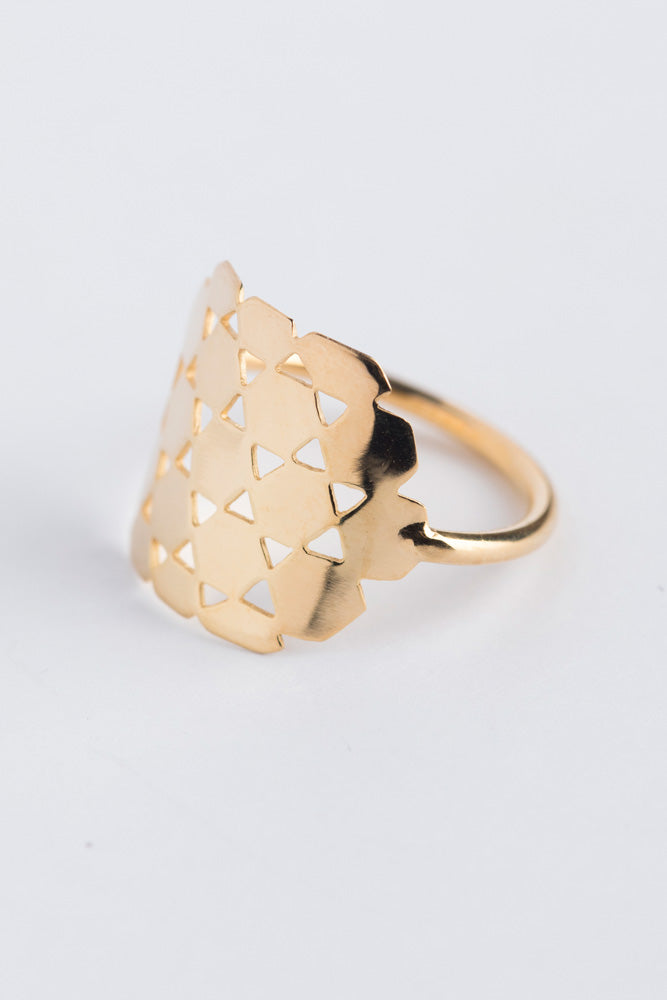 saia hexagonal openwork ring