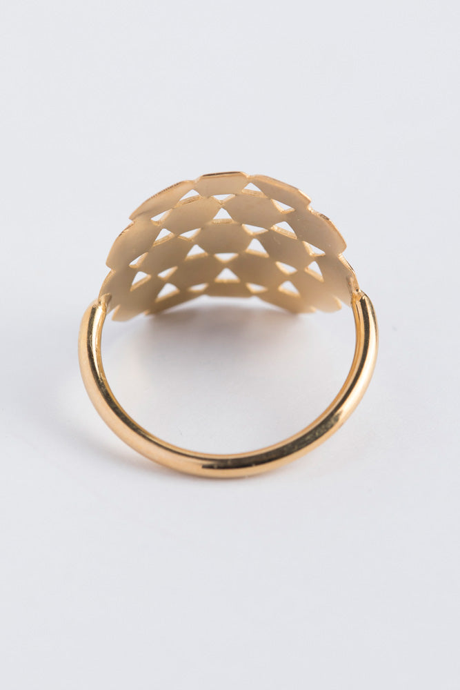 saia hexagonal openwork ring