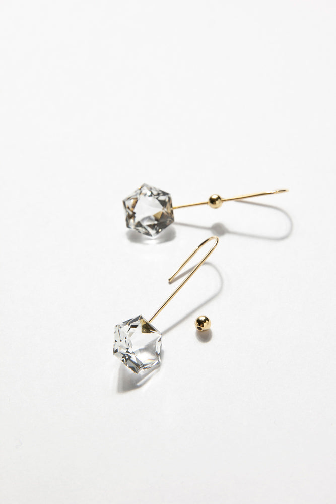 simmon Seta Hexagon quartz long pierced earring /K18