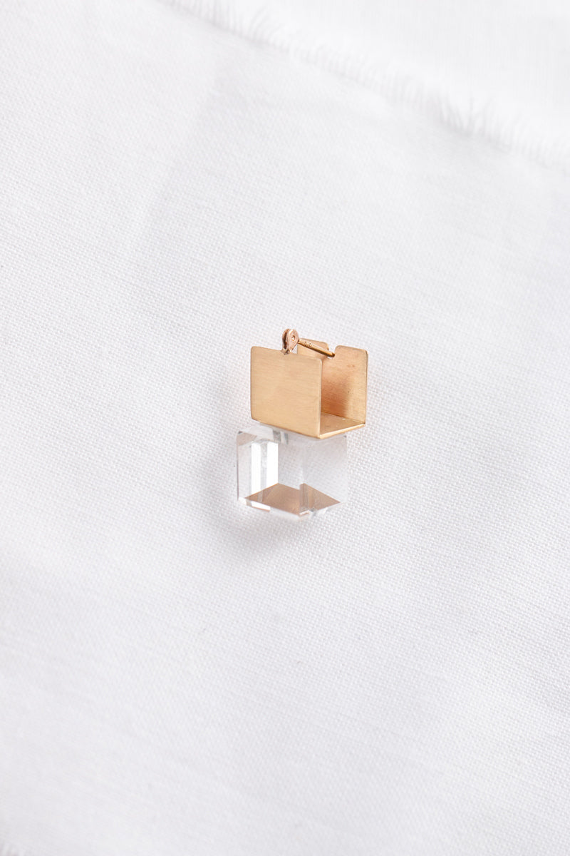 yull. CUBE clear quartz Pierce /K10